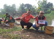 Suparma Tanam 80 Pohon Kluwih, Tebar 8000 Bibit Ikan di Kali Surabaya