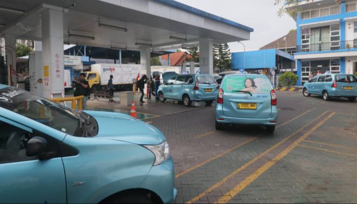 PGN Ajak Jurnalis Rasakan Langsung Taksi Berbahan Bakar Gas dalam Rangka Sosialisasi AJP 2025