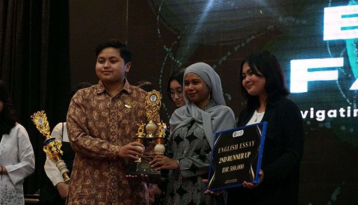 Mahasiswa UNEJ Juara 3 Nasional Essay UNAIR, Usulkan Paradigma Hukum Baru.