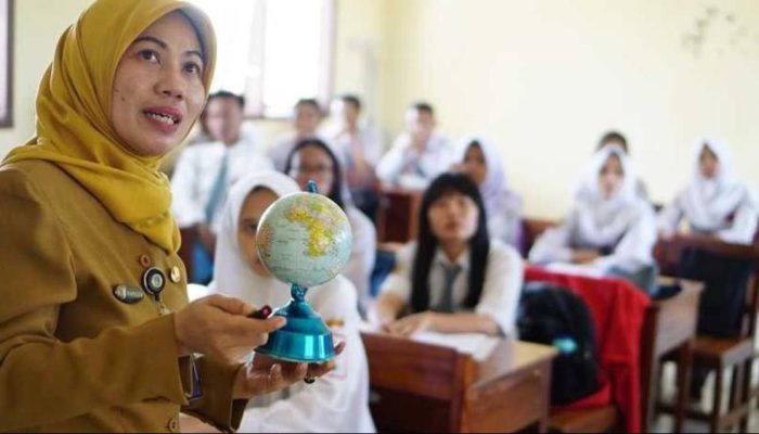 Insentif Guru Honorer Naik Rp400 Ribu per Bulan Mulai 2026