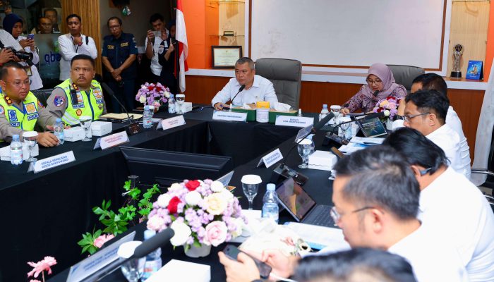 Menhub Pimpin Rakor Kesiapan Nataru di Pelabuhan Ketapang