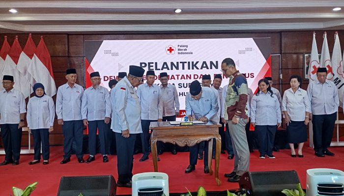 Lantik Pengurus PMI, Wali Kota Eri Minta Wujudkan Generasi Muda Cinta Kemanusiaan