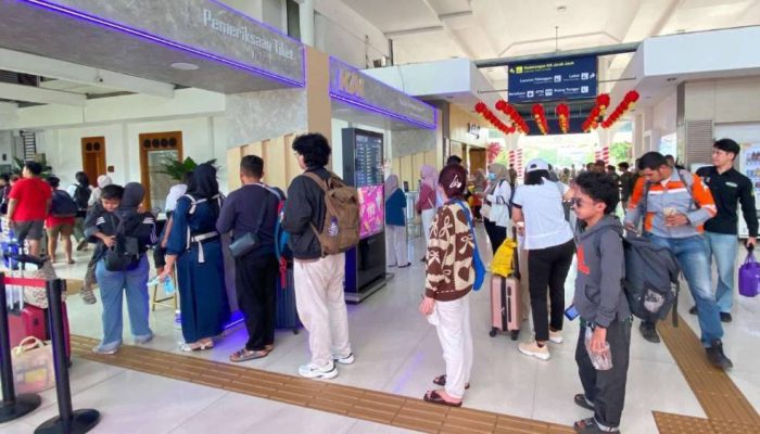 Hujan dan Banjir Ganggu Perjalanan KA, Ribuan Penumpang Klaim Refund