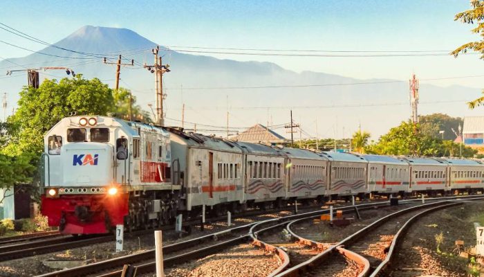 KAI Pulihkan Operasional Pascabanjir, Jalur Pekalongan-Sragi Kini Dapat Dilalui dengan Kecepatan Terbatas