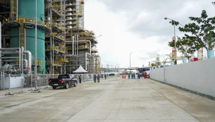 Kilang Minyak Terbesar Diresmikan Presiden Prabowo, SIG Suplai 115 Ribu Ton Semen