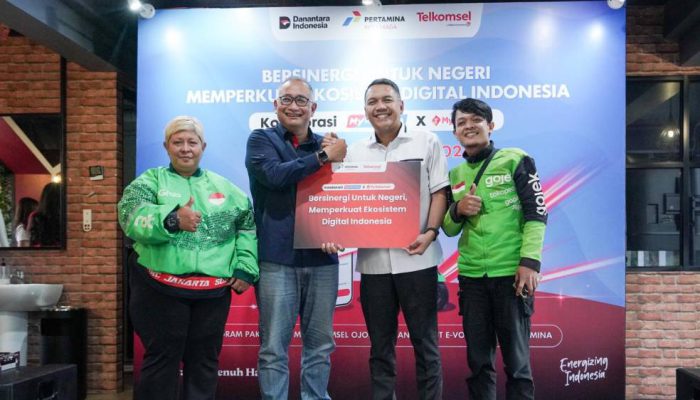 Pertamina Patra Niaga Gandeng Telkomsel Beri Paket Data dan Voucher BBM untuk Ojol