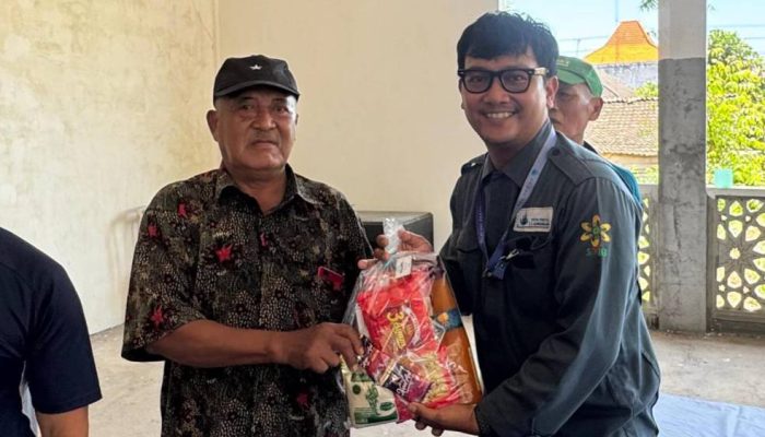 Lewat Program DPL Peduli, PT Dok Pantai Lamongan Bagikan Ribuan Bingkisan Lebaran