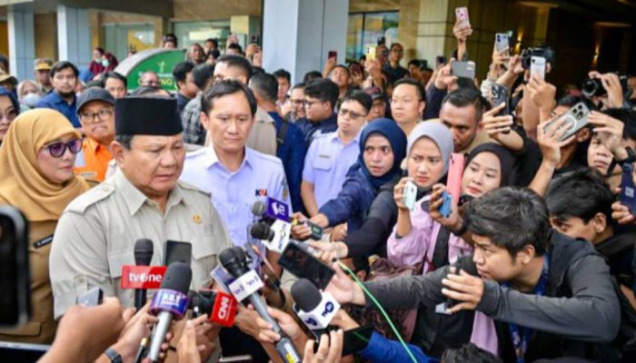 Jenguk Korban Kecelakaan KA Bekasi, Presiden Prabowo Pastikan Investigasi dan Flyover Segera Dibangun