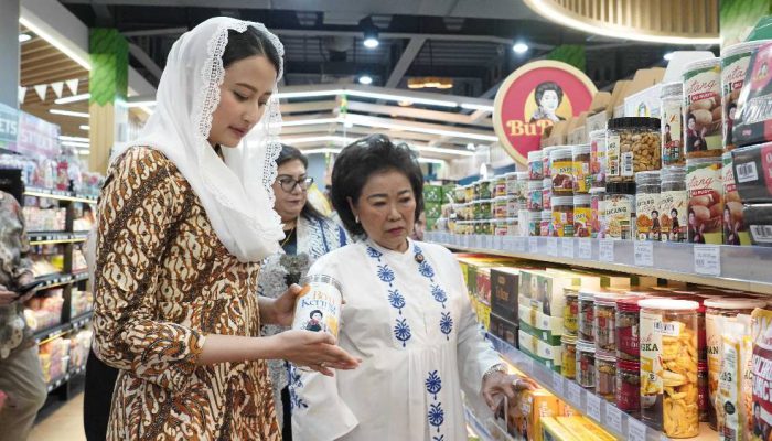 Kunjungi Pusat Oleh-Oleh Bu Rudy di Surabaya, Wamendag Pantau Sinergi Ritel Modern dan UMKM