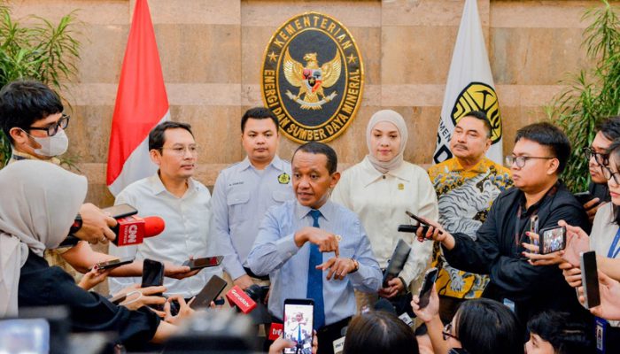 Bahlil Tunda Kenaikan Royalti Pertambangan