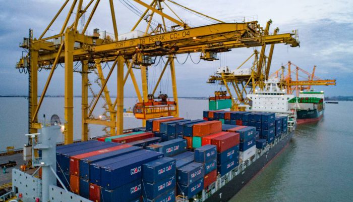 Di Tengah Transformasi, Kinerja Arus Petikemas TPS Tetap Resilien