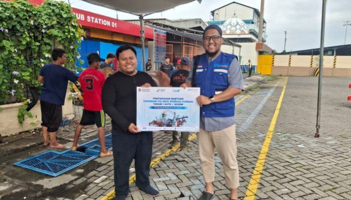 Peringati Iduladha, TPS Bagi 2000 Paket Daging Kurban