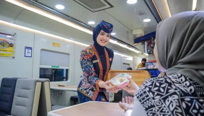 Dukung UMKM Daerah, KAI Services Sajikan Hidangan Autentik Banyuwangi di Kereta