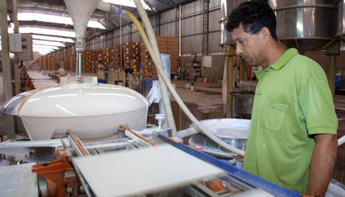 Harga LNG Turun, Industri Keramik Optimistis Percepat Ekspansi dan Serap Ribuan Tenaga Kerja