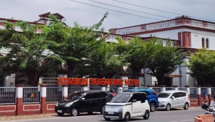 Cuaca Surabaya Hari Ini Diprediksi Cerah Berawan, Jangan Lupa Konsumsi Air Putih yang Cukup