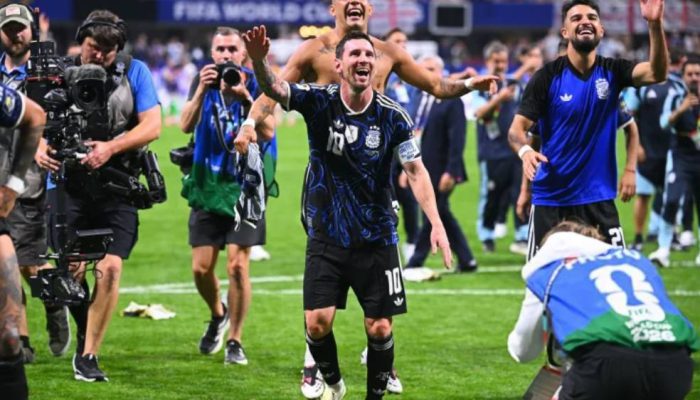 Messi Bawa Argentina ke Final, Albiceleste Tekuk Inggris 2-1 di Semifinal
