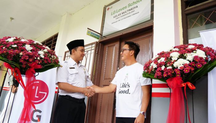 LG Electronics Indonesia Hadirkan Kelas Multimedia Modern di SMKN 2 Tangerang Selatan