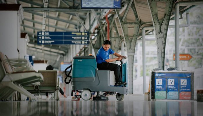 KAI Services Terapkan Teknologi Smart Cleaning Ramah Lingkungan di Sejumlah Stasiun