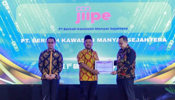 Dalam Sehari, BKMS Raih Dua Penghargaan, JIIPE Gresik Diakui sebagai Kawasan Industri Penggerak Investasi Berkelanjutan