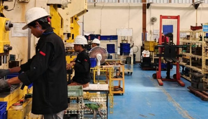 IKM Diberi Peluang Masuk Rantai Pasok Motor Listrik Nasional