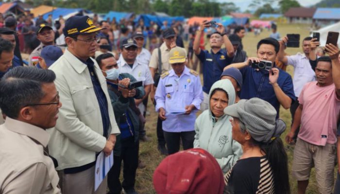 Temui Korban Gempa NTT, Purbaya Pastikan Dukungan Pemerintah Terus Berlanjut