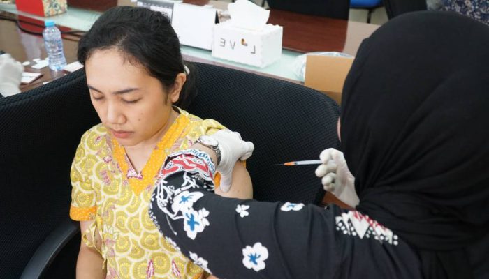 Ratusan Perempuan Ikut Vaksinasi HPV Dosis Ketiga di BBPOM Surabaya, Upaya Cegah Risiko Kanker Serviks