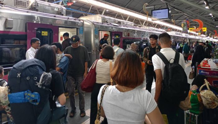 Kereta Api Jadi Pilihan Libur Maulid Nabi, 162 Ribu Pelanggan Diproyeksikan Bepergian