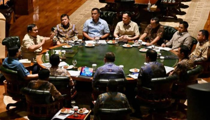 Prabowo Tambah 17 Pesawat Water Bombing untuk Tangani Karhutla Kalimantan