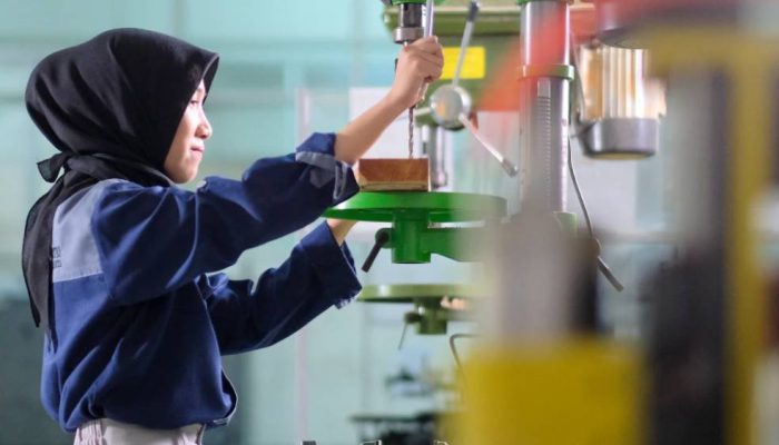 PMI Manufaktur Indonesia Melambat, tapi Permintaan Pasar Bawa Kabar Bahagia