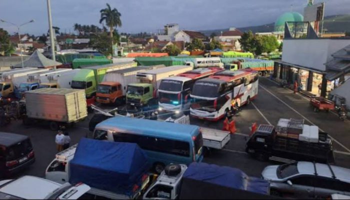 Kemacetan Ketapang Mengular, Polda Jatim Minta Layanan Penyeberangan Dipercepat