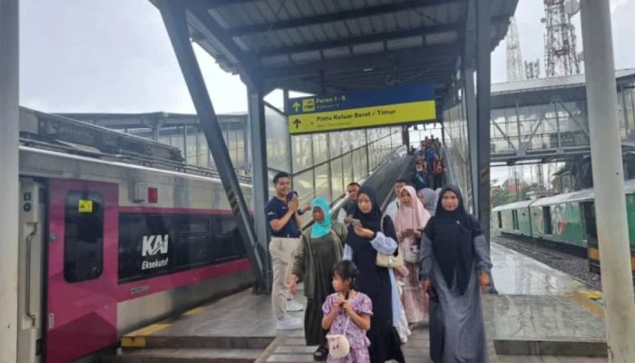 Penerbangan Terganggu Erupsi Anak Krakatau, KAI Tambah Kereta Malang-Jakarta