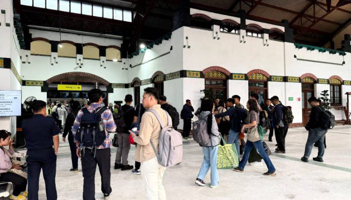 Hari Ini KAI Operasikan 9 KA Tambahan, Ada yang Berangkat dari Surabaya dan Malang