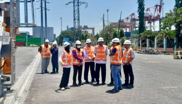 KSOP Tanjung Perak Tinjau E-RTG Baru Terminal Petikemas Nilam Jelang Operasional