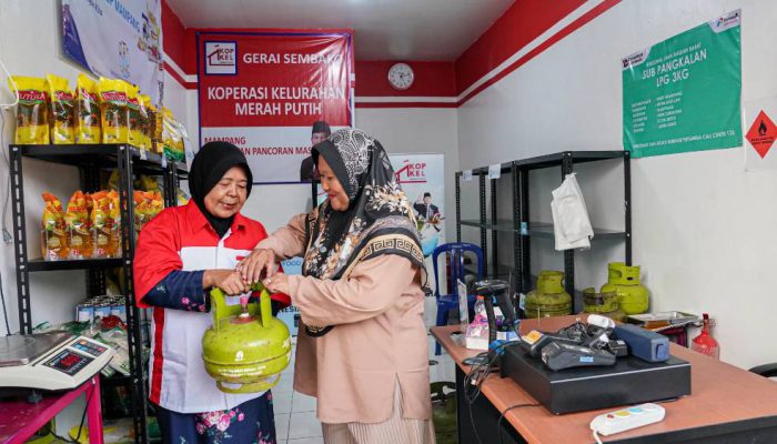 Pertamina Salurkan LPG 3 Kg ke Kopdes Merah Putih