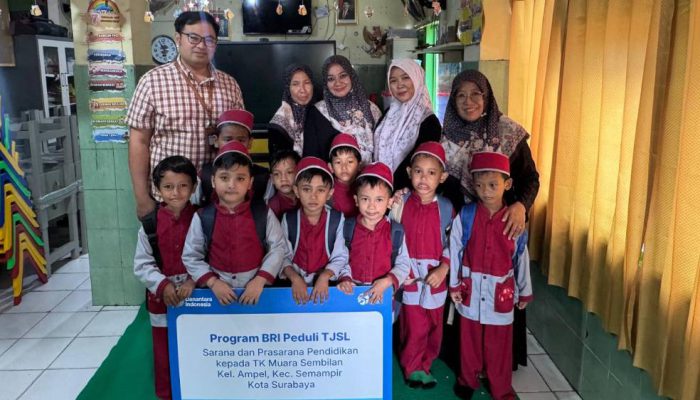 BRI Salurkan Bantuan Pendidikan Rp62 Juta untuk TK Muara Sembilan Surabaya