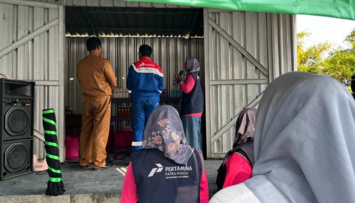 Pertamina Patra Niaga Salurkan Bantuan TJSL untuk Bank Sampah Kuat di Gresik