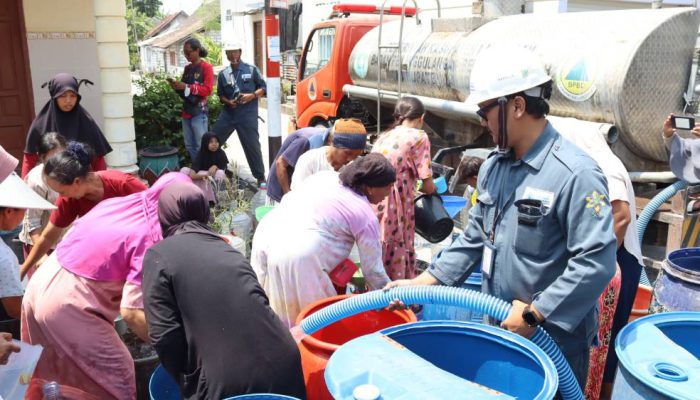 DPL Peduli Salurkan 80.000 Liter Air Bersih untuk Masyarakat Terdampak Kekeringan di Lamongan