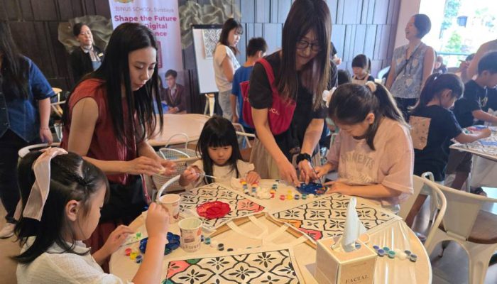 Bikin Tote Bag Motif Kawung, Cara Ascott Waterplace Surabaya Ajak Anak Kenal Batik